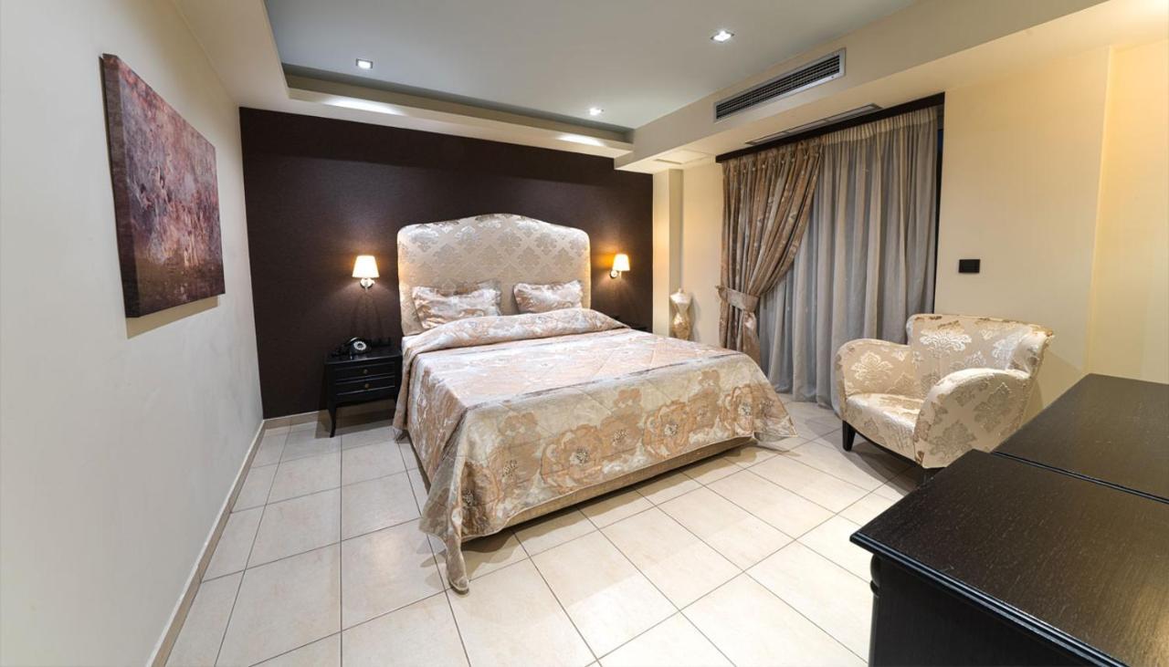 Amalias Hotel Kourouta Exterior photo